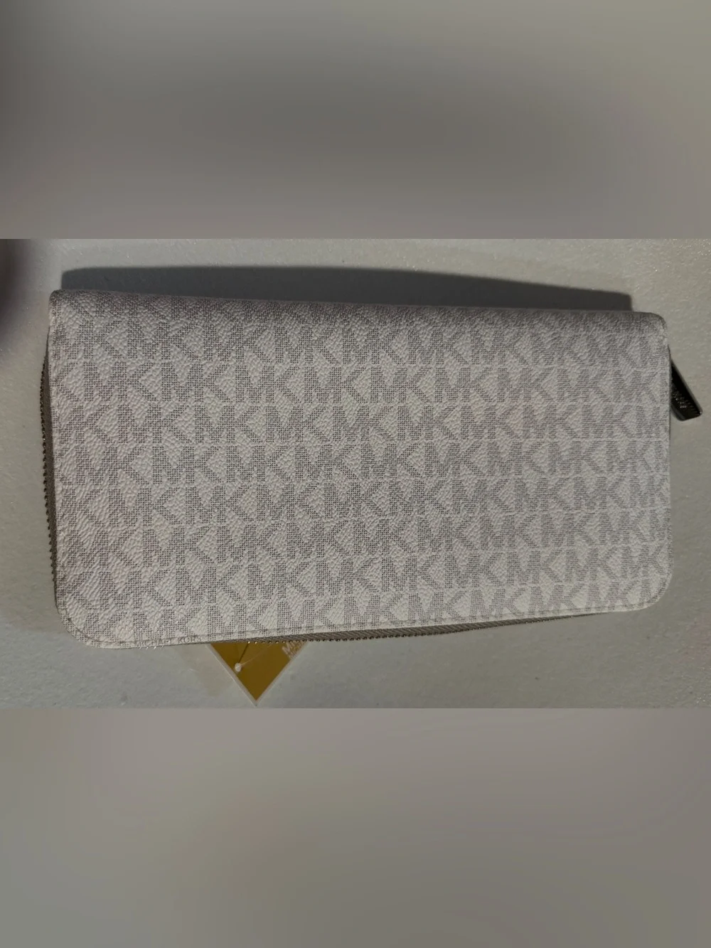 JET SET TRAVEL 35H8STVT1B BRT WHT MLT LG TRAVEL WALLET